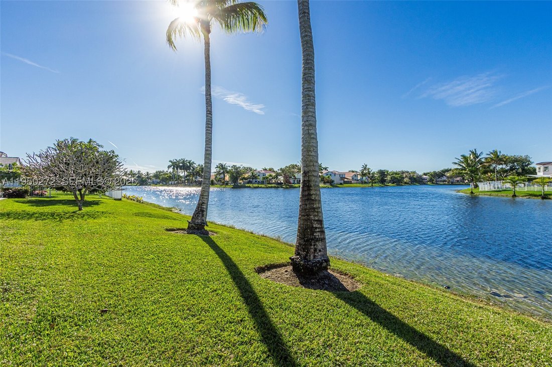 House in Pembroke Pines, Florida, United States 3 - 17203021