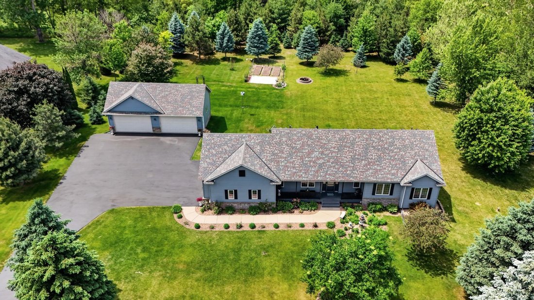 House in Shakopee, Minnesota, United States 1 - 18330490