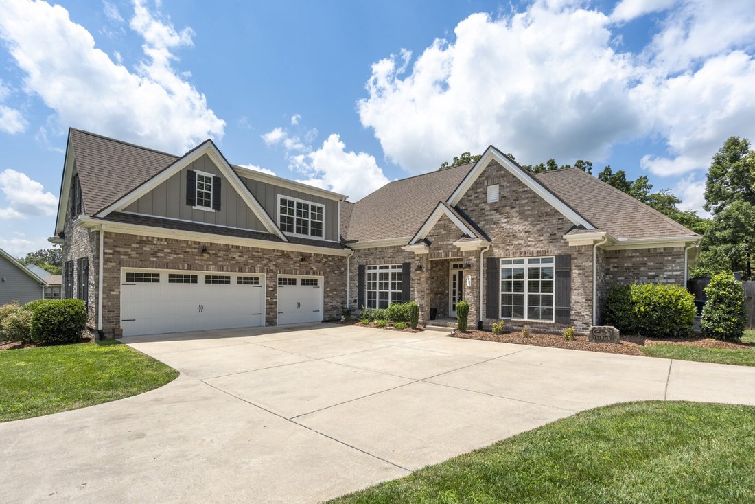 House in Bon Aqua, Tennessee, United States 1 - 18331133