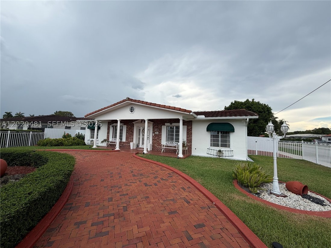 House in Miami, Florida, United States 2 - 17953270