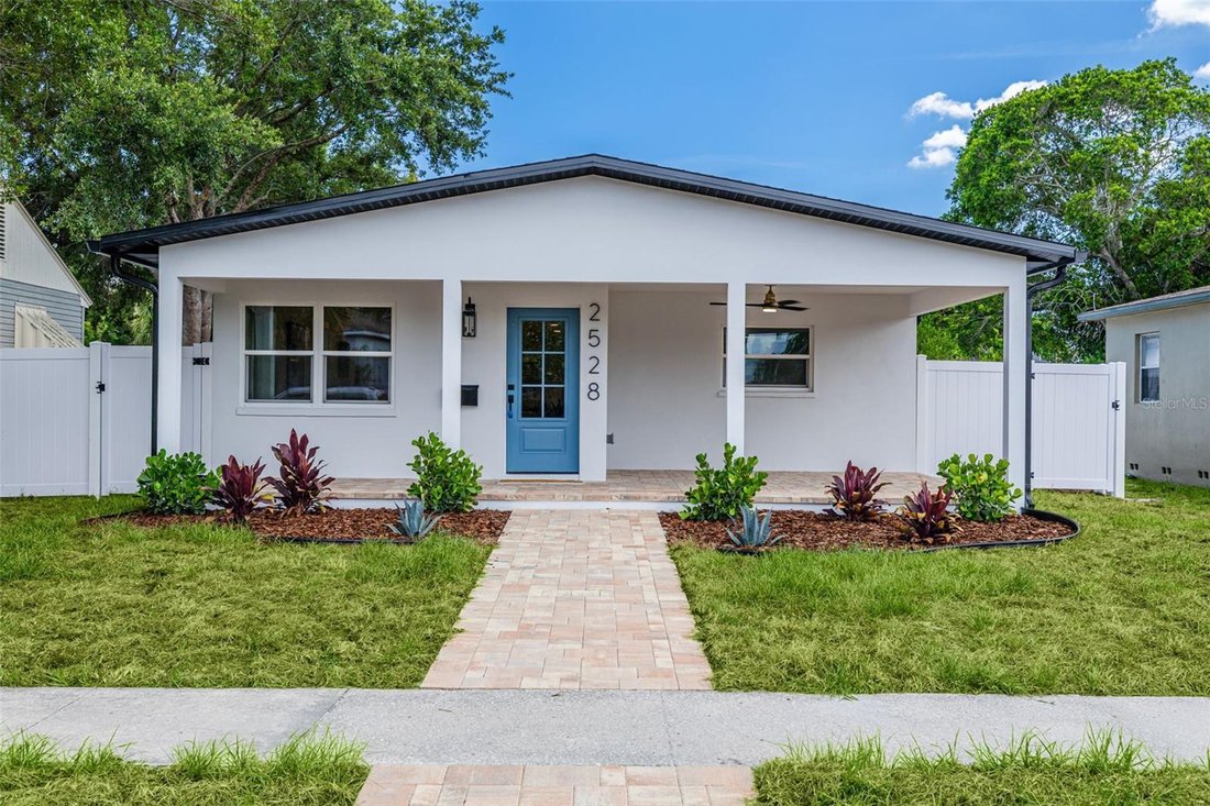 House in St. Petersburg, Florida, United States 1 - 18330298