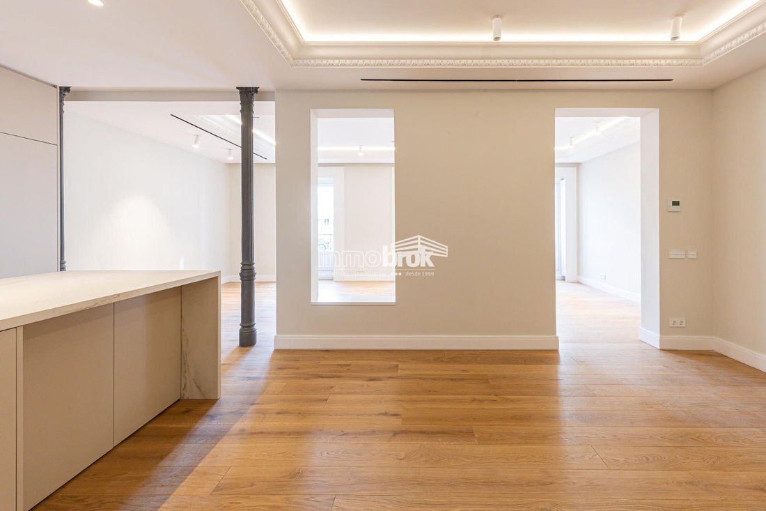 Apartment in Chamberi, Madrid, Spain 5 - 18329801