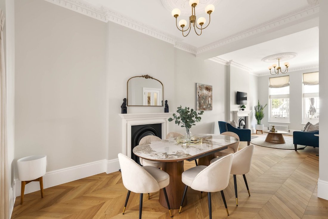 Apartment in Campden Hill, Kensington And Chelsea, England 1 - 18329286
