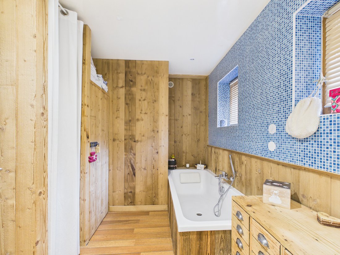 Chalet in Arâches-la-Frasse, Auvergne-Rhône-Alpes, France 5 - 18330978