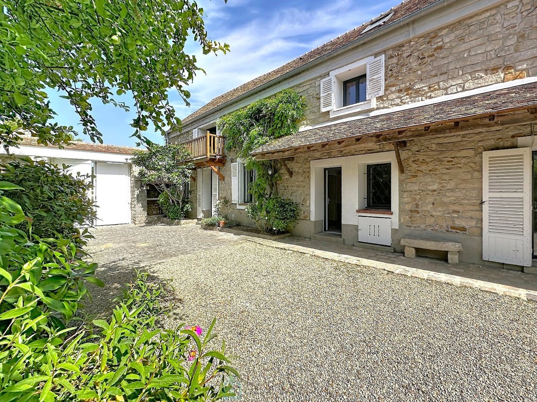 House in Fontainebleau, Ile-de-France, France 4 - 18331723
