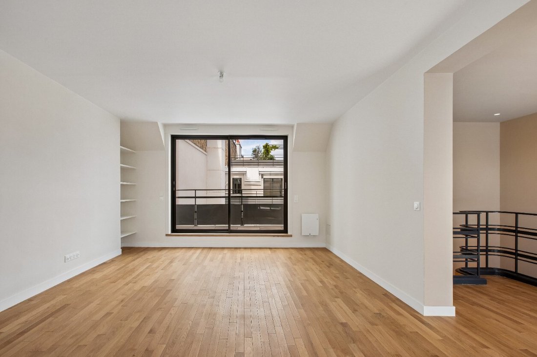 Apartment in Saint Philippe du Roule, Paris 8e Arrondissement, Paris 3 - 18329455