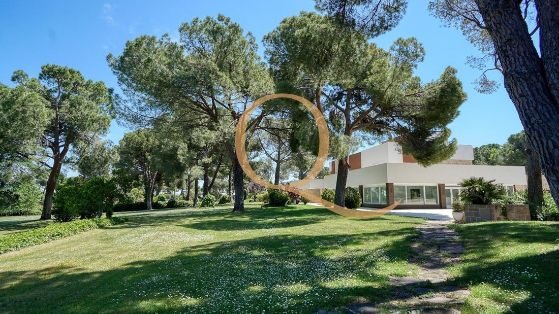Chalet in La Moraleja, Alcobendas, Comunidad de Madrid 1 - 18330206