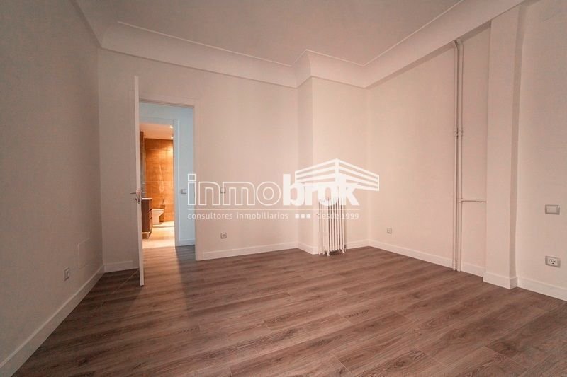Apartment in Chamberi, Madrid, Spain 4 - 18329956