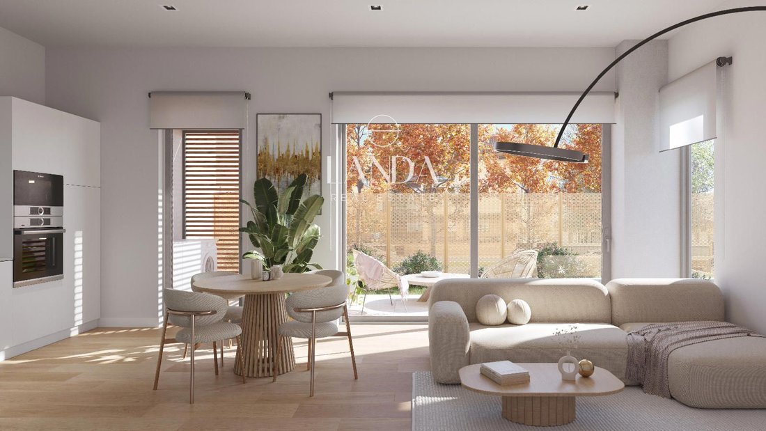 Appartamento a Ciudad Lineal, Madrid, Spagna 1 - 18330108