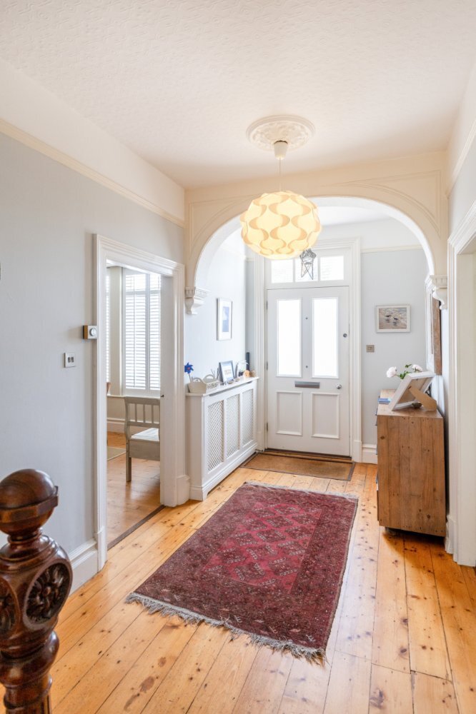 House in United Kingdom 4 - 18329317