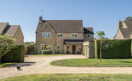House in Shipton Oliffe, England 1