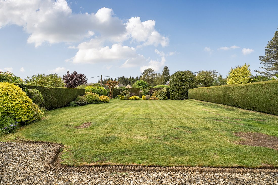 House in Shipton Oliffe, England 2 - 18331924