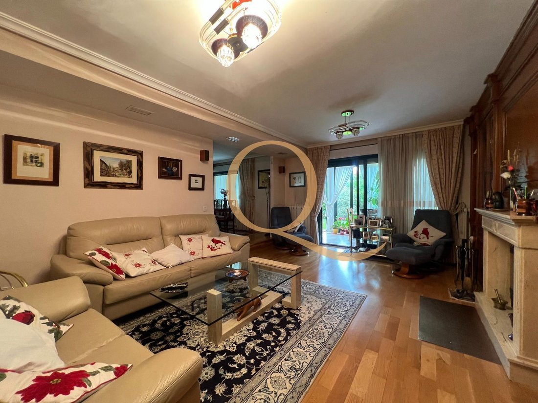 Chalet in Fuencarral-El Pardo, Madrid, Spain 2 - 18330008