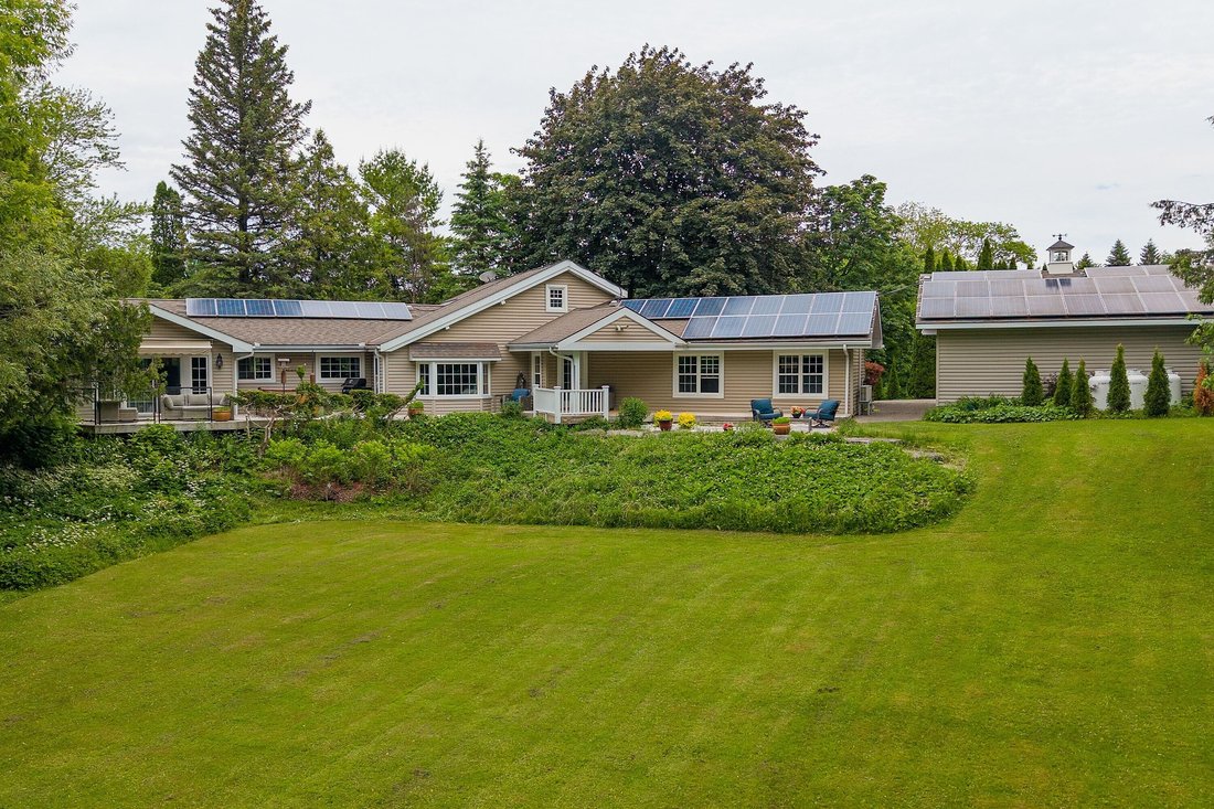 House in Collingwood, Ontario, Canada 1 - 18328719