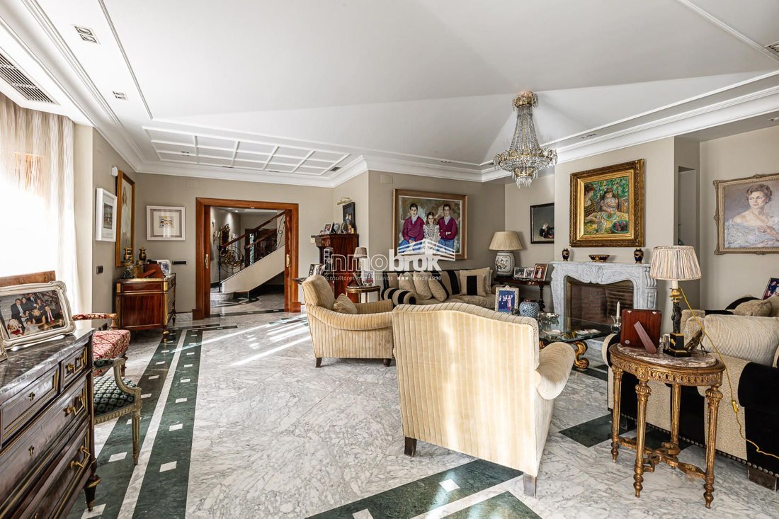 Chalet in Hortaleza, Madrid, Spain 4 - 18329609