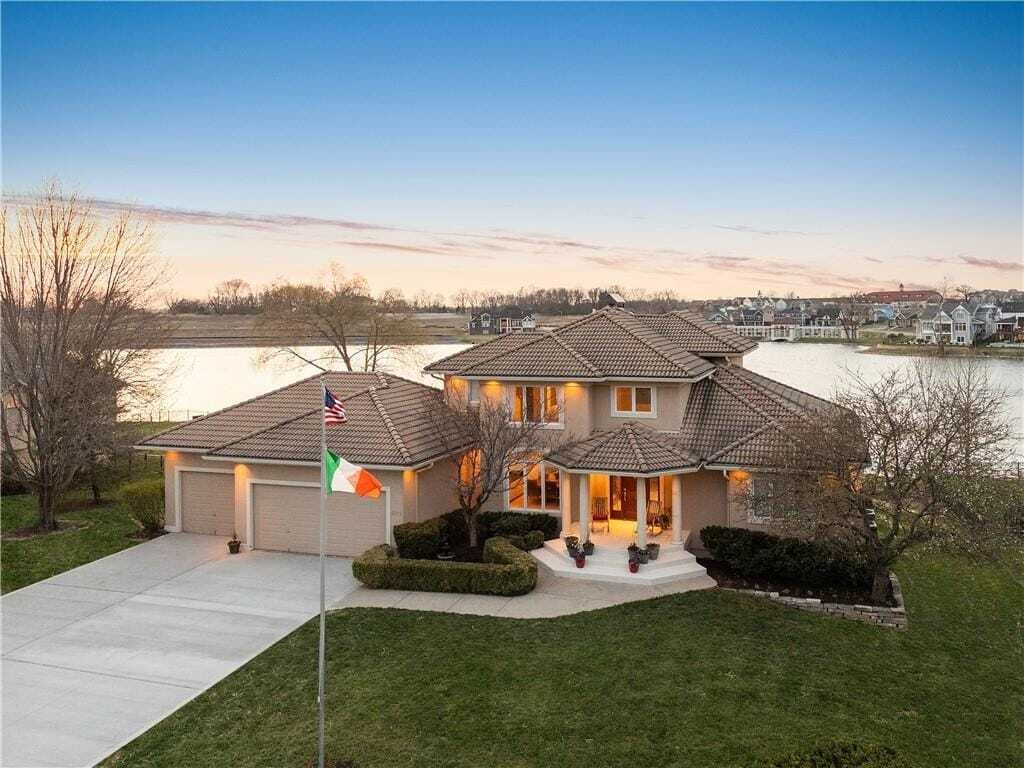 House in Lee's Summit, Missouri, United States 2 - 17638361