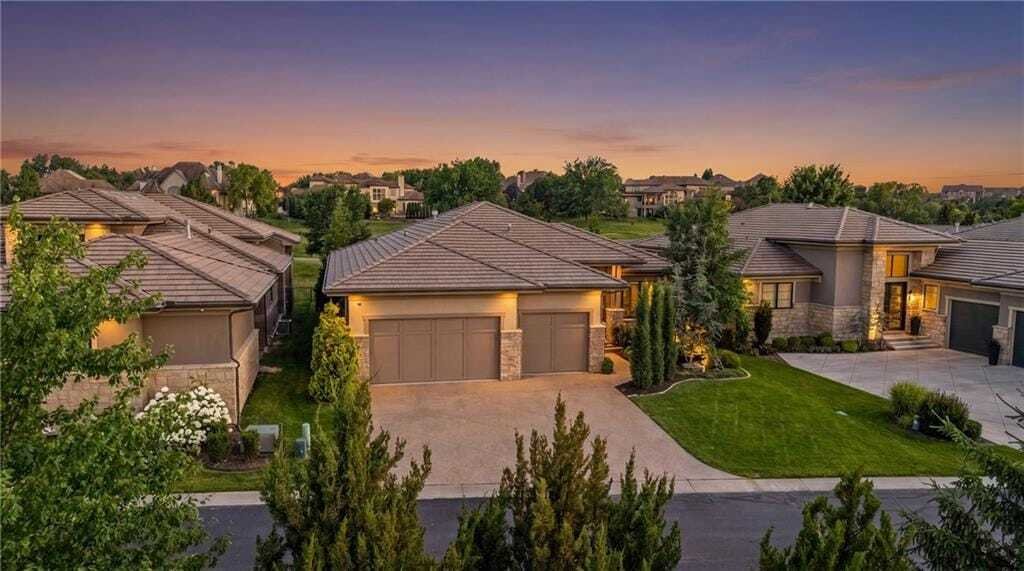 House in Overland Park, Kansas, United States 2 - 18097431
