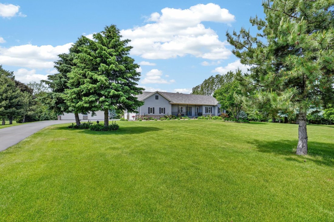 House in Shakopee, Minnesota, United States 3 - 18330490