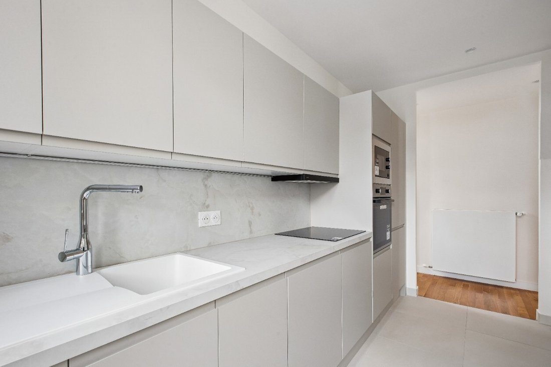 Apartment in Saint Philippe du Roule, Paris 8e Arrondissement, Paris 5 - 18329455