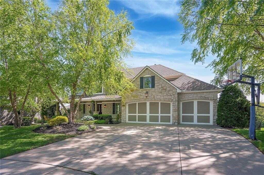 House in Overland Park, Kansas, United States 1 - 17801534