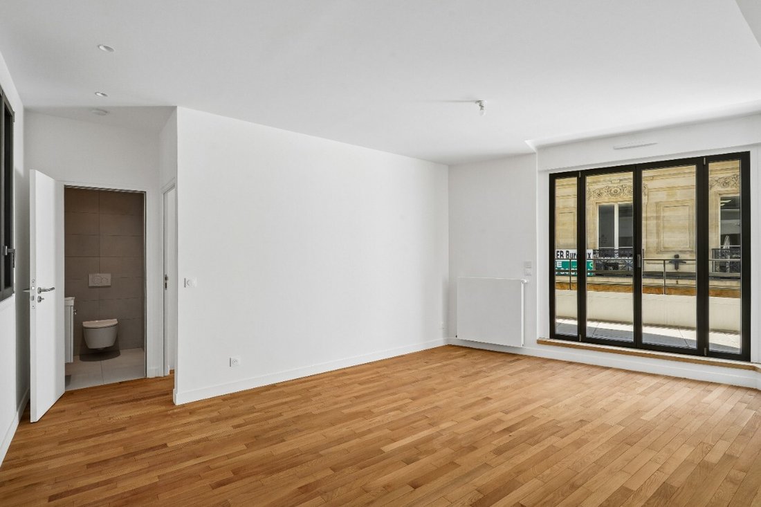 Apartment in Saint Philippe du Roule, Paris 8e Arrondissement, Paris 3 - 18329500