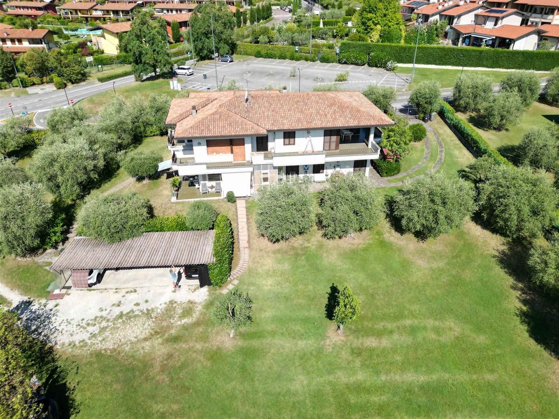 Villa in Padenghe sul Garda, Lombardy, Italy 2 - 18331852