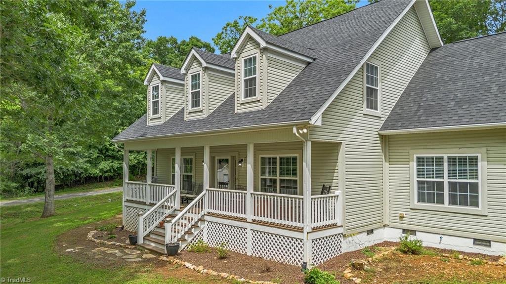 House in West Jefferson, North Carolina, United States 2 - 17388429