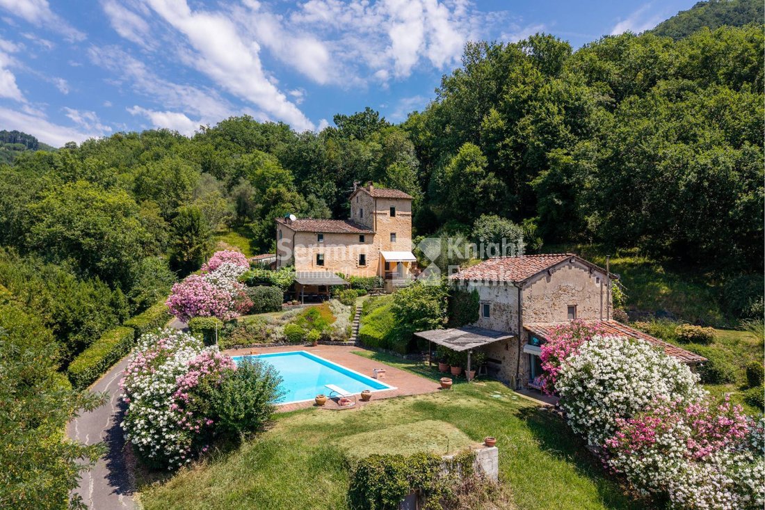 Country House in Area Monte San Quirico - Sant'Alessio, Lucca, Tuscany 1 - 17535695