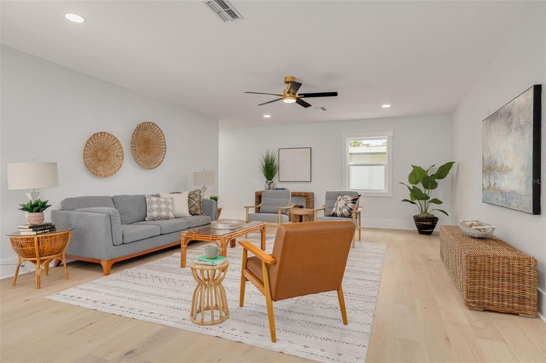 House in St. Petersburg, Florida, United States 4 - 18330298