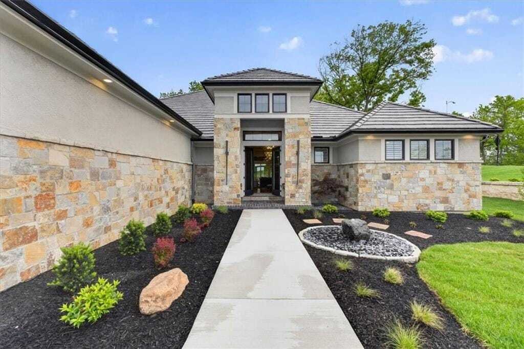 House in Parkville, Missouri, United States 4 - 18168285