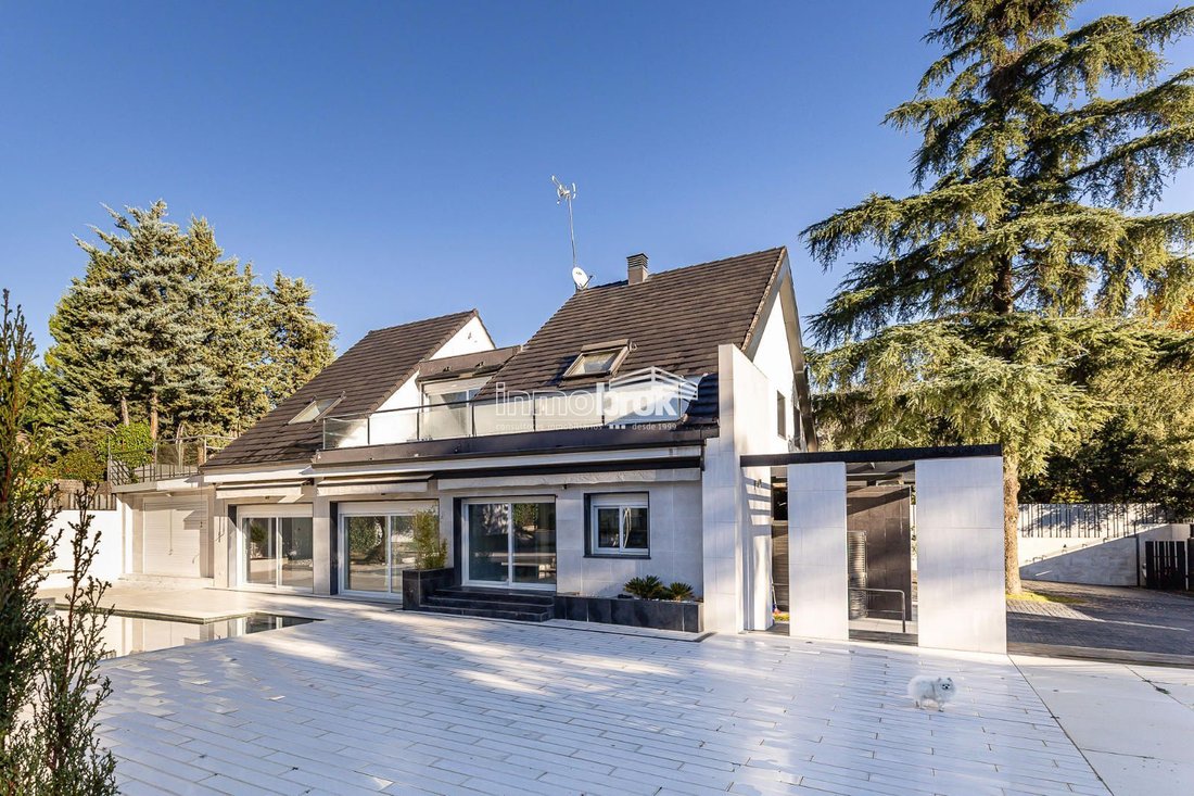 Chalet in La Moraleja, Alcobendas, Comunidad de Madrid 2 - 18329466