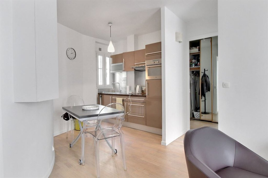 Apartment in Pereire-Malesherbes, Paris 17e Arrondissement, Paris 4 - 18330205