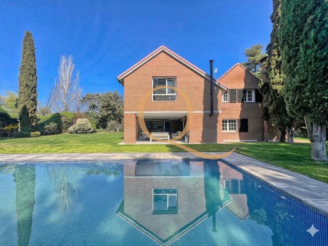 Chalet in La Moraleja, Alcobendas, Comunidad de Madrid 1 - 18330351