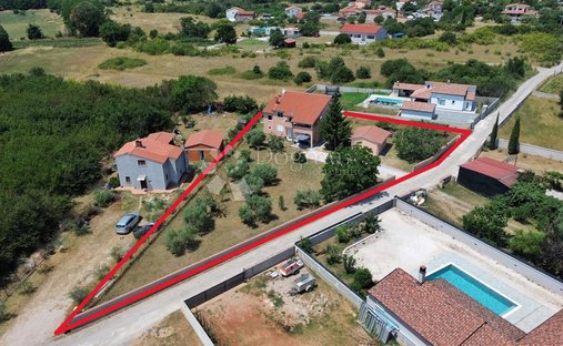 House in Mjesni odbor Busoler, Grad Pula, Istria County 1