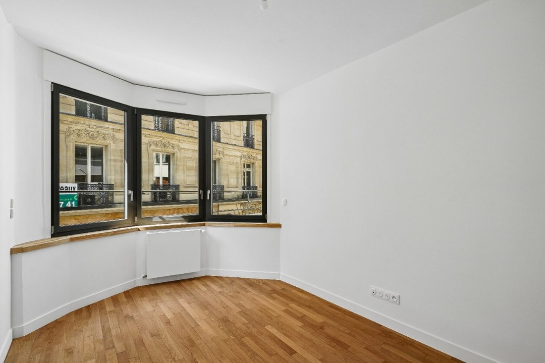 Apartment in Saint Philippe du Roule, Paris 8e Arrondissement, Paris 4 - 18329500