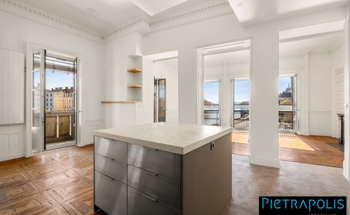 Apartment in Champvert-Point du Jour-Saint Irénée, Lyon 5e Arrondissement, Lyon 1