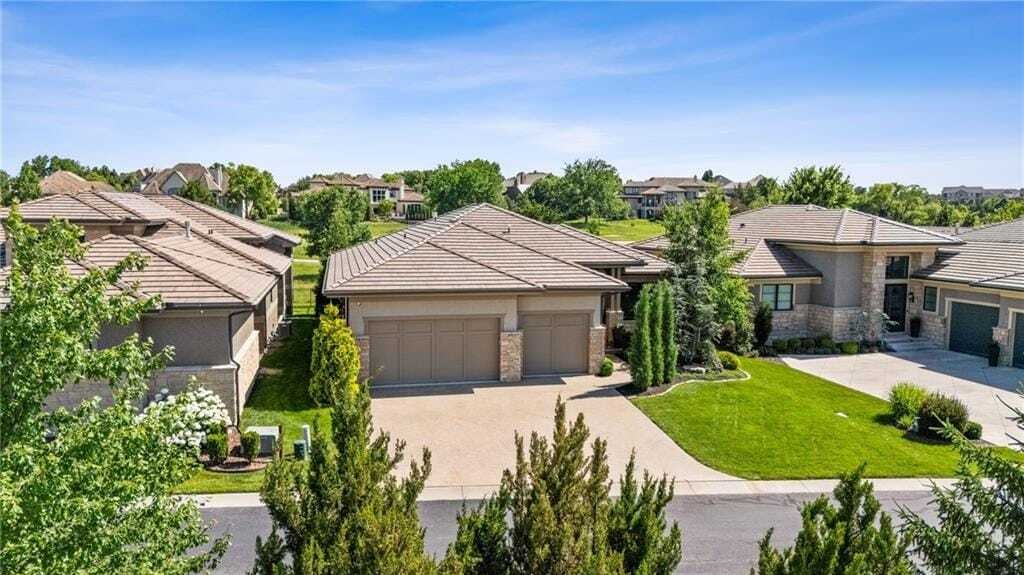 House in Overland Park, Kansas, United States 4 - 18097431