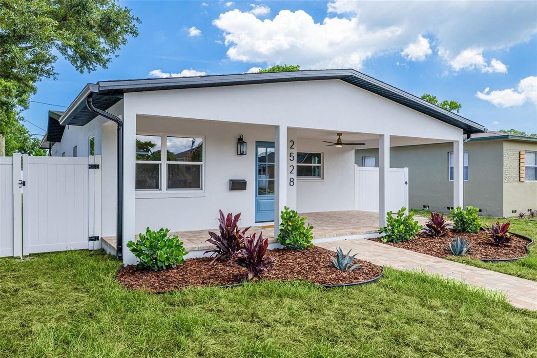 House in St. Petersburg, Florida, United States 1 - 18330298