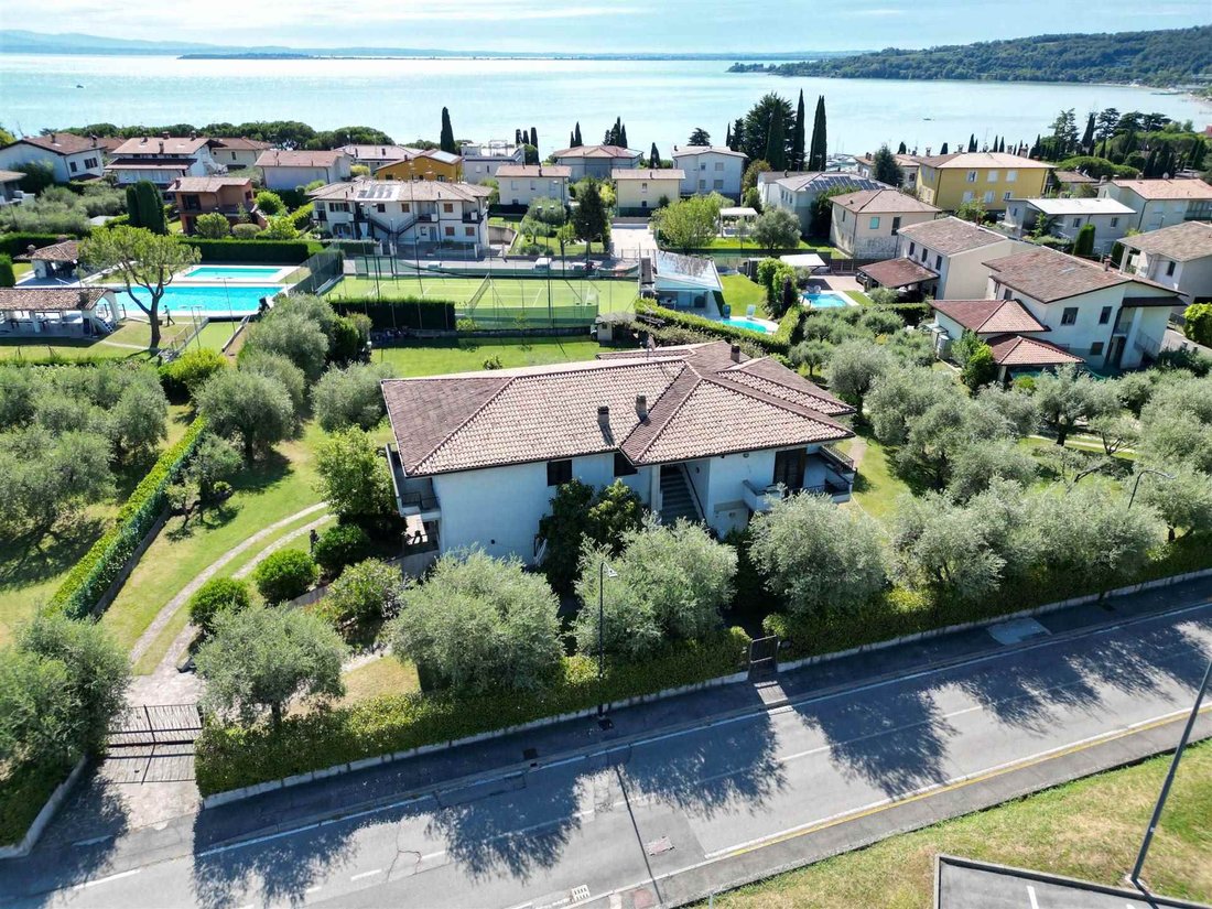 Villa in Padenghe sul Garda, Lombardy, Italy 1 - 18331852