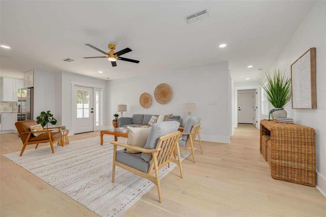 House in St. Petersburg, Florida, United States 3 - 18330298