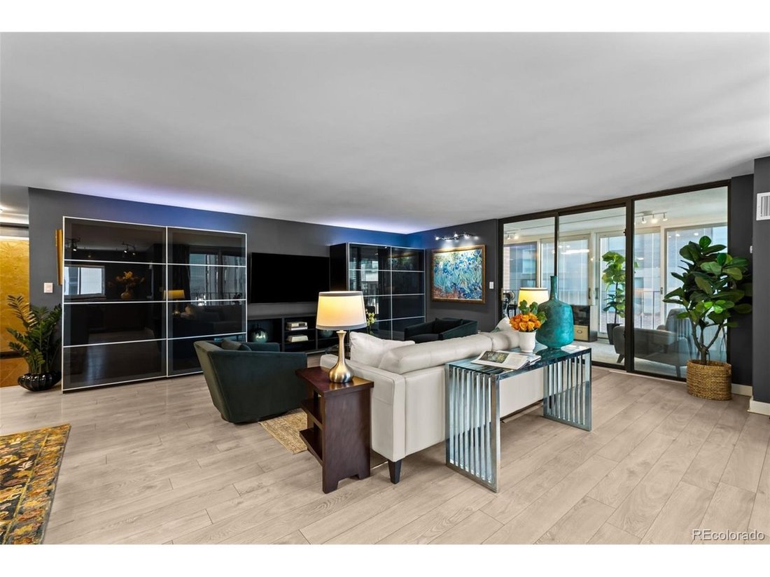 Condo in Denver, Colorado, United States 5 - 18330781