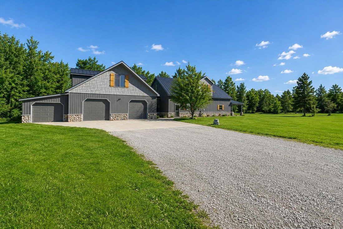 House in Cheboygan, Michigan, United States 2 - 18332172