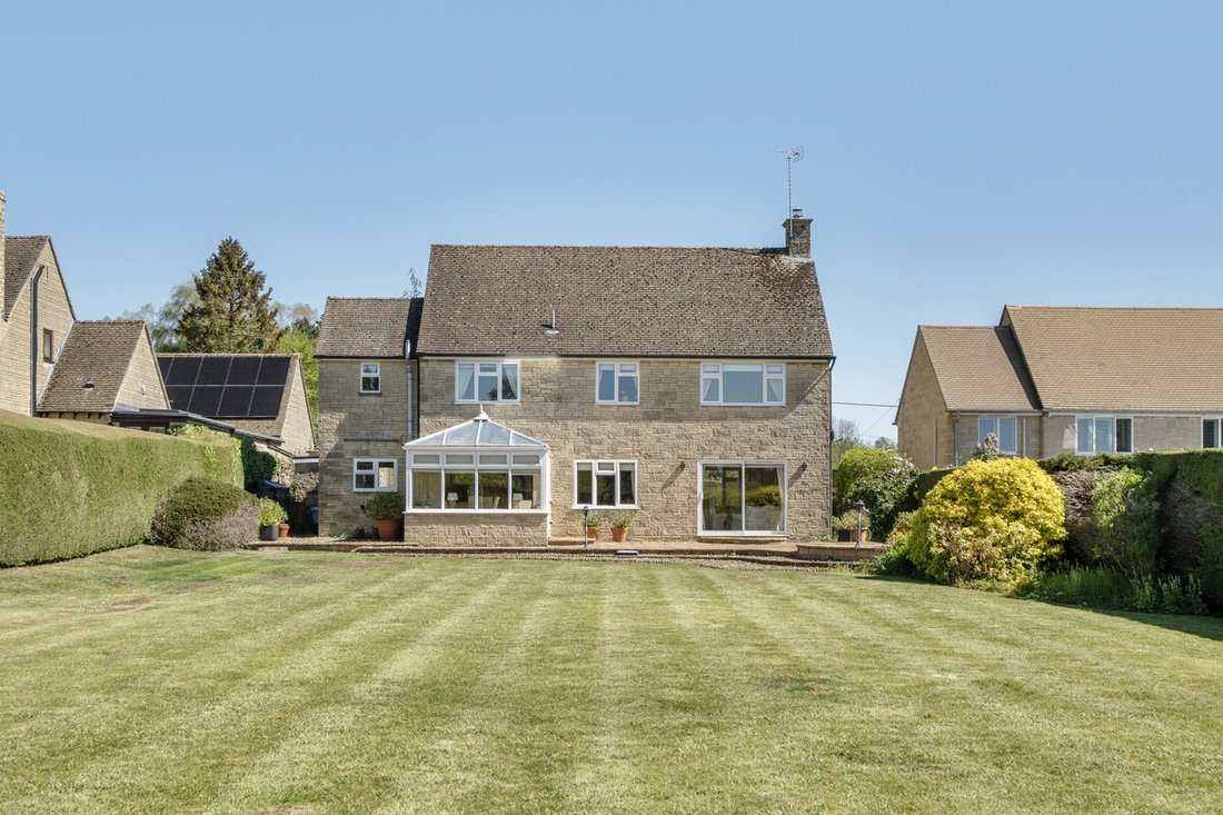 House in Shipton Oliffe, England 4 - 18331924
