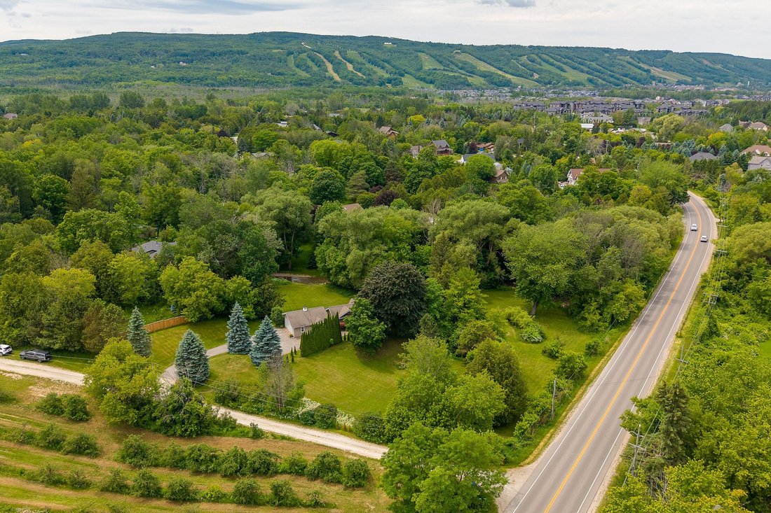 House in Collingwood, Ontario, Canada 2 - 18328719