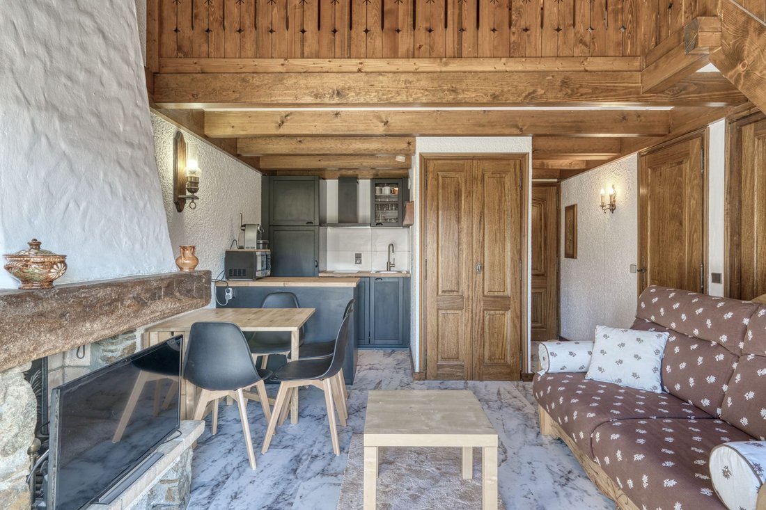Apartment in Megève, Auvergne-Rhône-Alpes, France 2 - 17883708