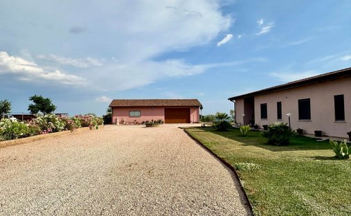 Villa a Magliano in Toscana, Toscana, Italia 1