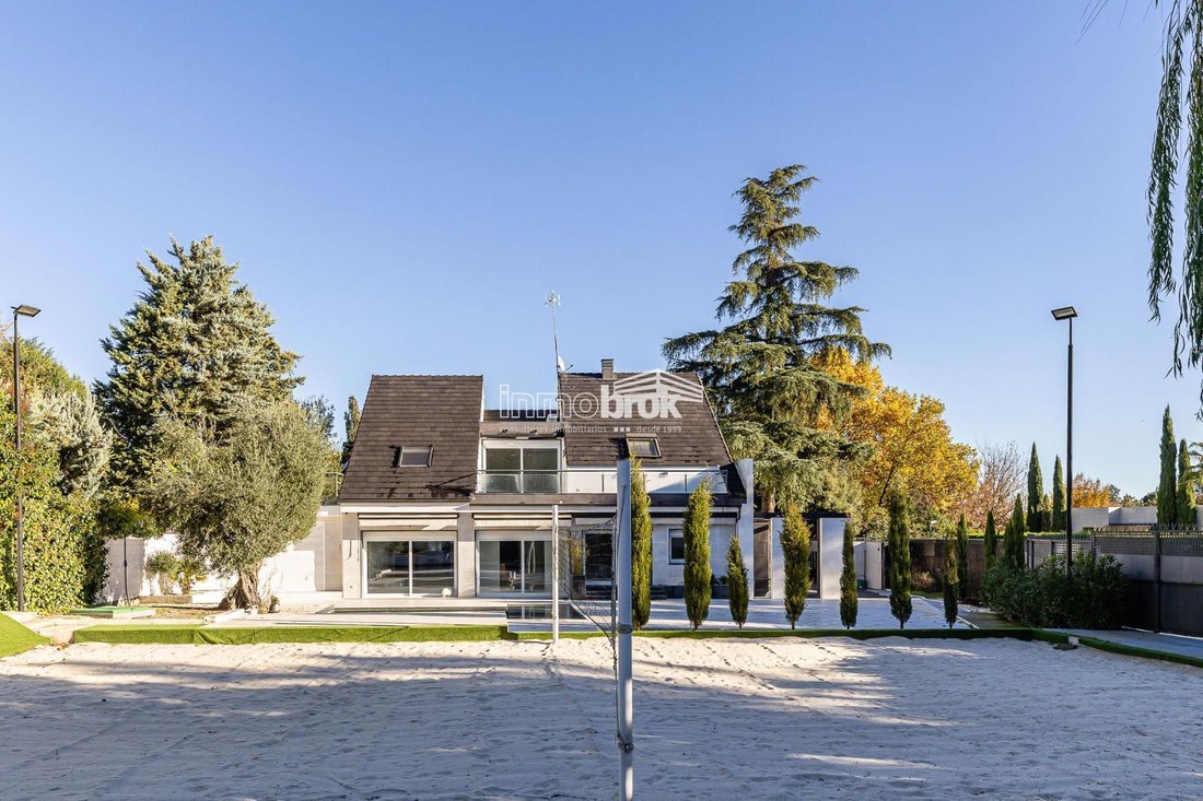 Chalet in La Moraleja, Alcobendas, Comunidad de Madrid 3 - 18329466
