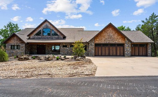 House in Shell Knob, Missouri, United States 1