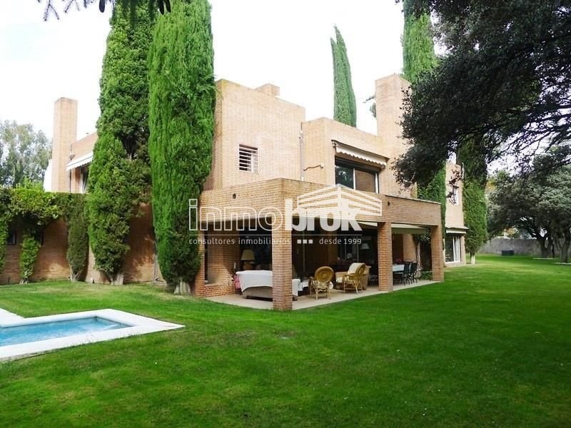Chalet in La Moraleja, Alcobendas, Comunidad de Madrid 1 - 18329423