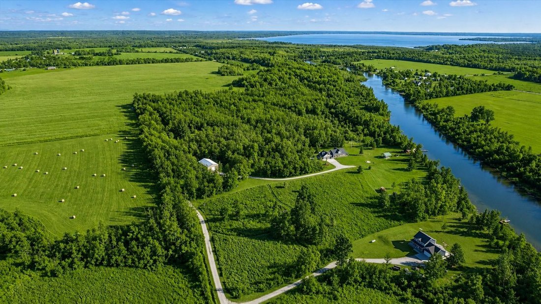 House in Cheboygan, Michigan, United States 3 - 18332172